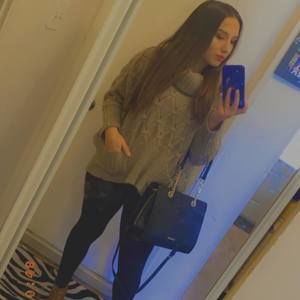 Meet your Posher, Naomi